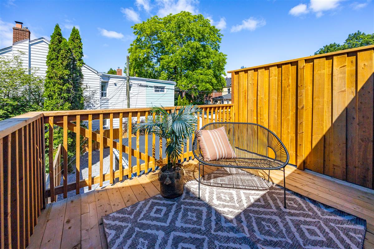 New cedar rear deck with privacy screen